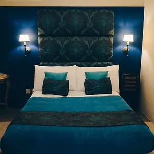 https://sally-port-city-pads.hotelssaintjulians.com